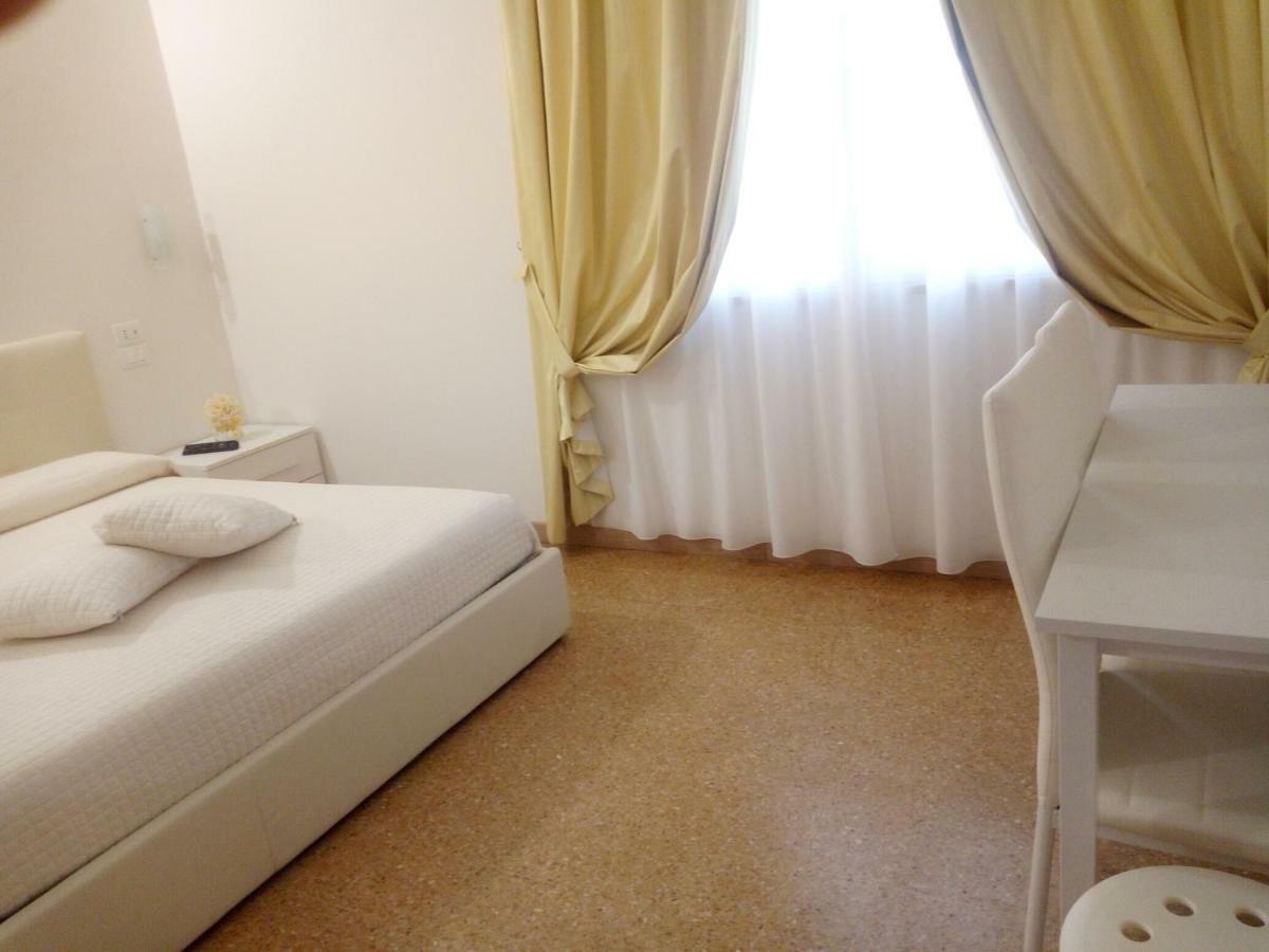 Officina Urban Sleep Bed & Breakfast Сан Бенедето дел Тронто Екстериор снимка