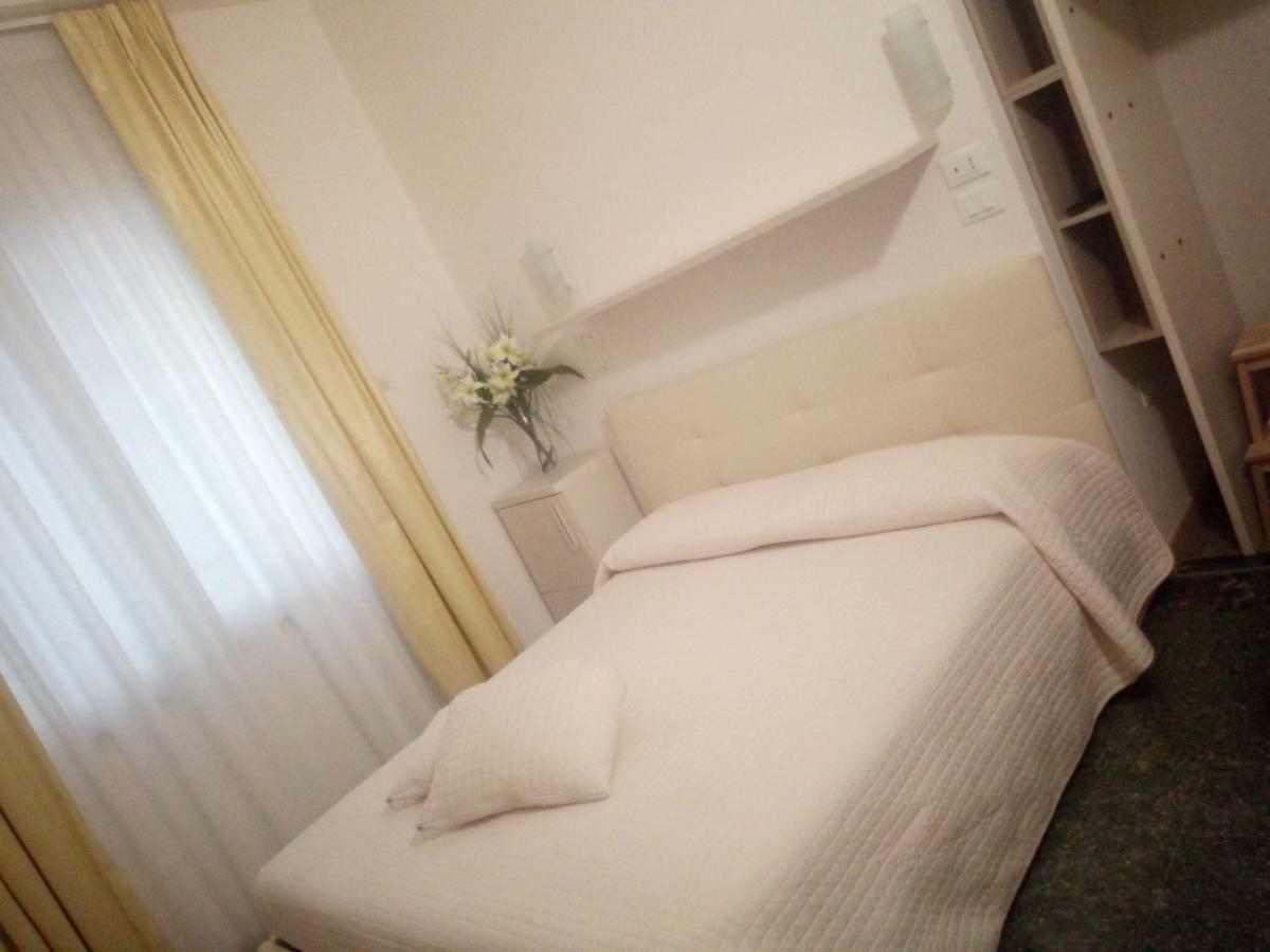 Officina Urban Sleep Bed & Breakfast Сан Бенедето дел Тронто Екстериор снимка